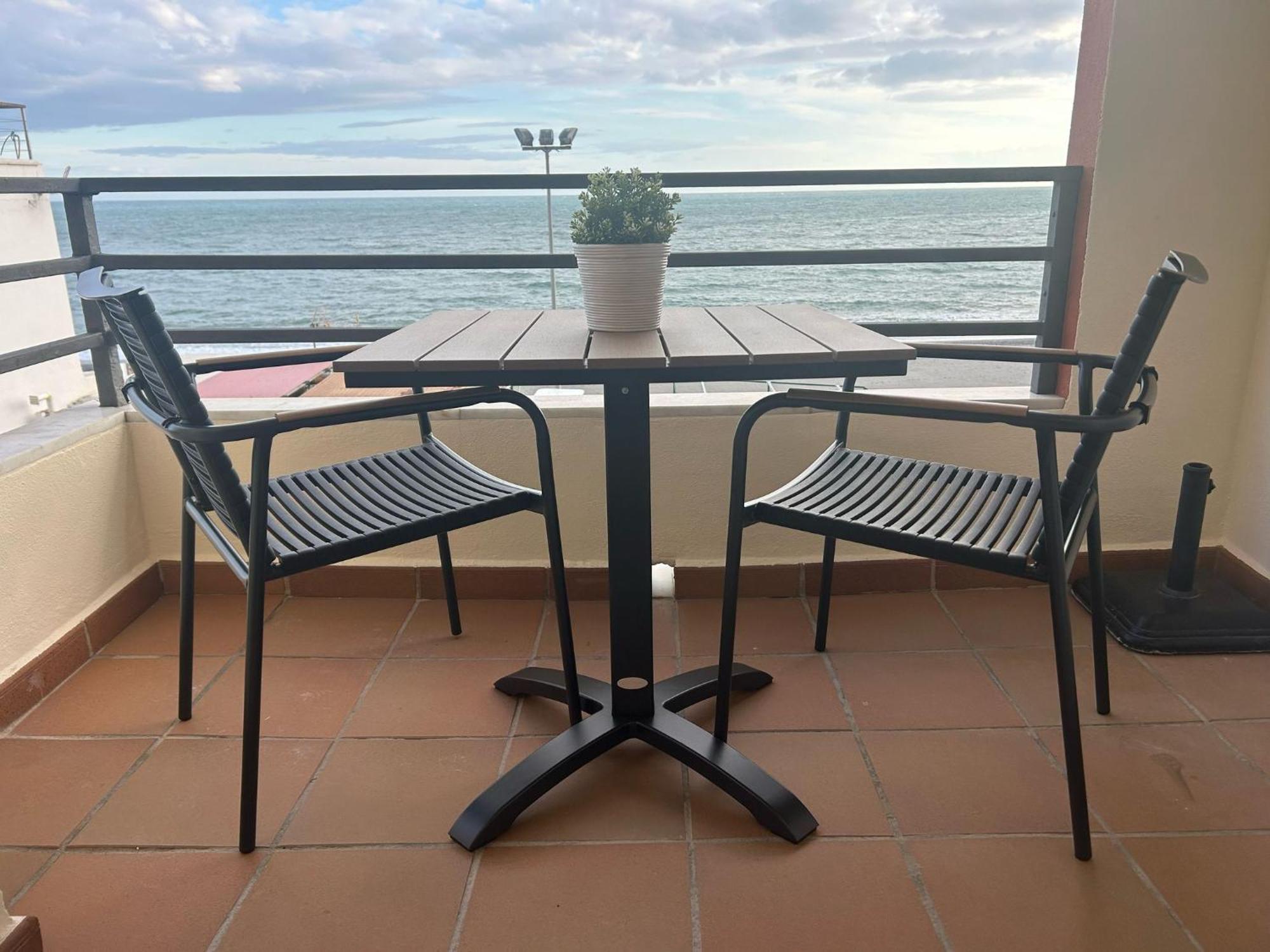 Maravilloso Apartamento En Primera Linea De Playa Con Vistas Al Mar En Caleta De Velez 2 D Exterior foto