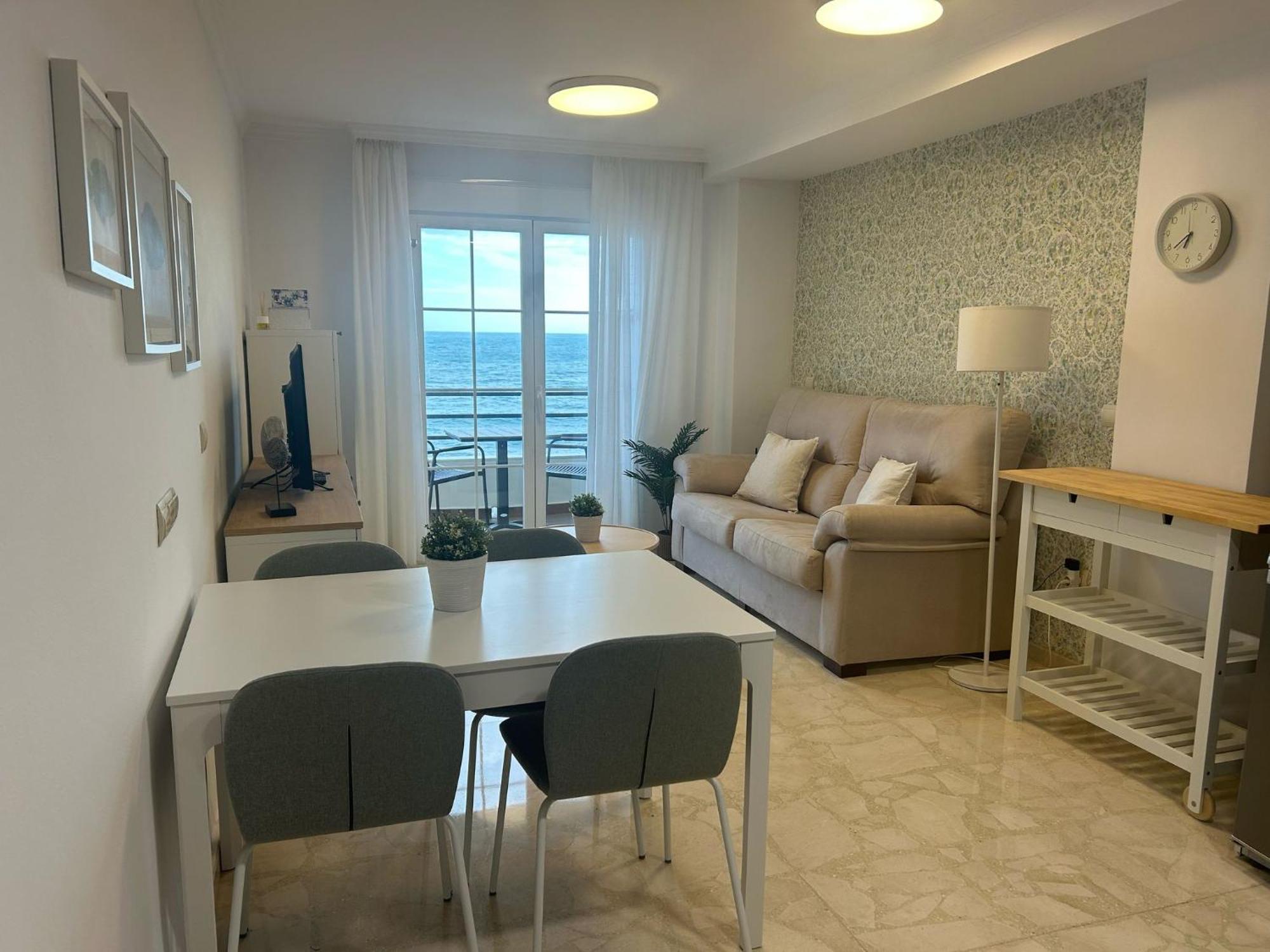 Maravilloso Apartamento En Primera Linea De Playa Con Vistas Al Mar En Caleta De Velez 2 D Exterior foto